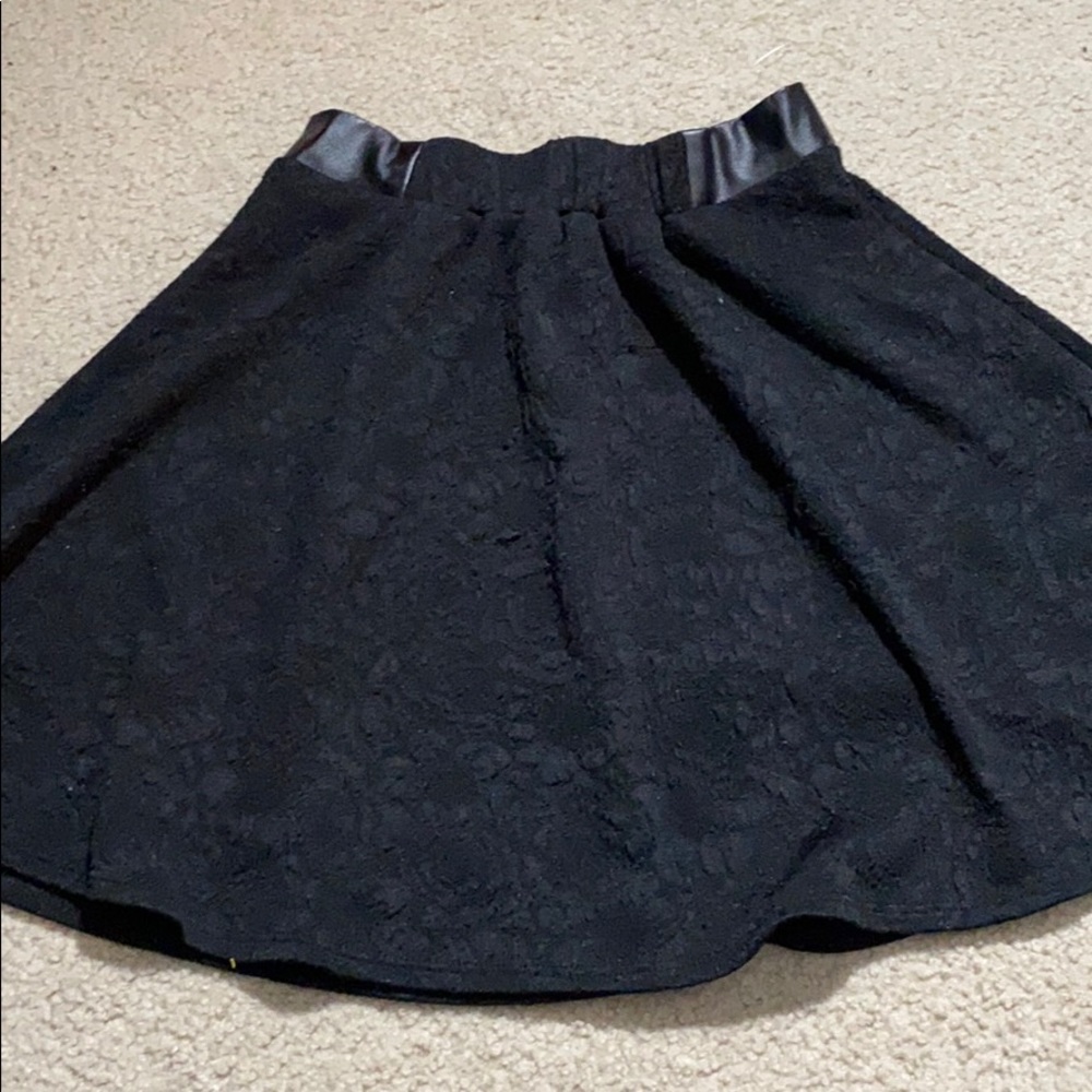Black textured skater skirt